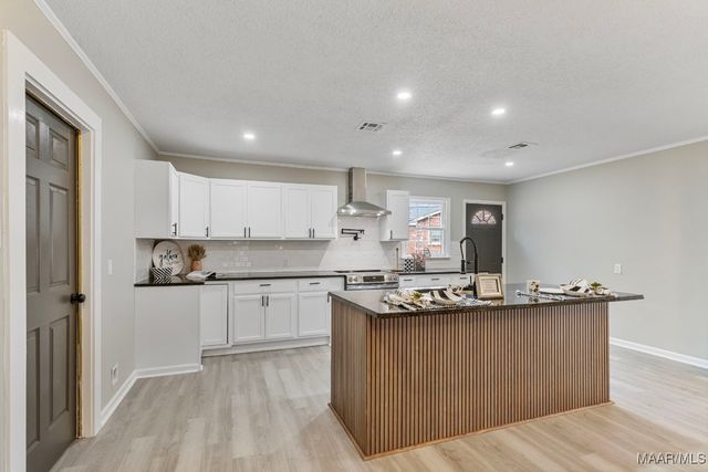 1110 Deramus Court, Prattville, AL 36066