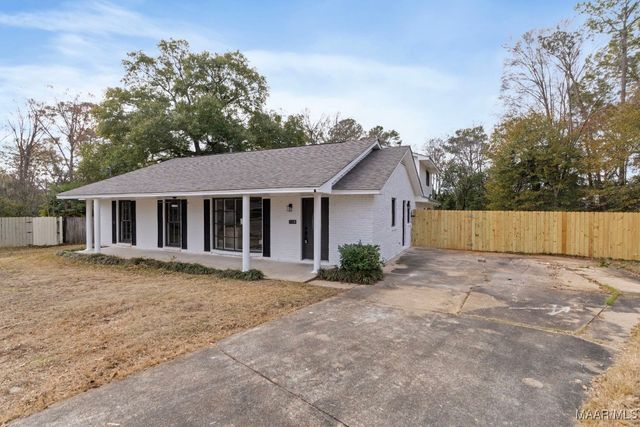 1110 Deramus Court, Prattville, AL 36066