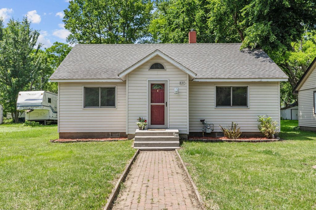 837 1st Street, Saint Paul Park, MN 55071