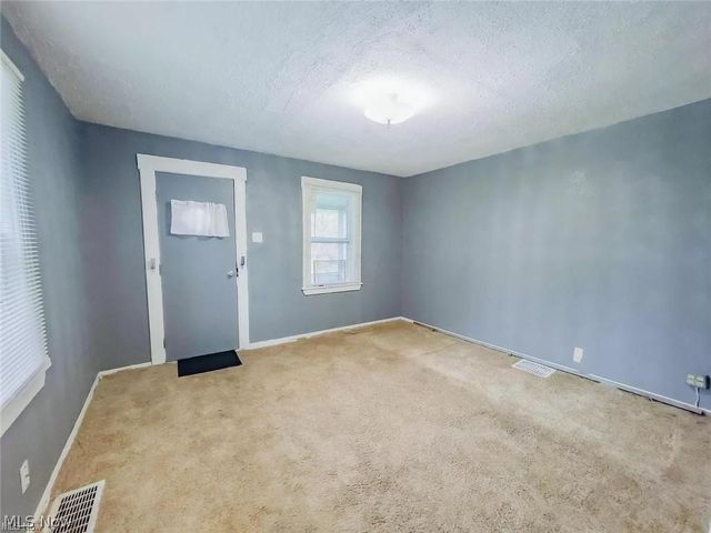 445 Saint Louis Avenue, Youngstown, OH 44511