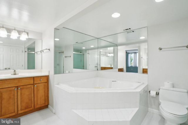 1515 S ARLINGTON RIDGE RD #603, Arlington, VA 22202
