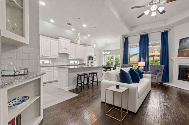 9621 Rosina Trail, Fort Worth, TX 76126