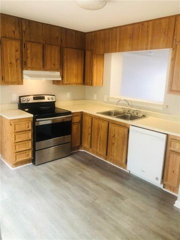 900 Lanier Blvd 6, Brunswick, GA 31520