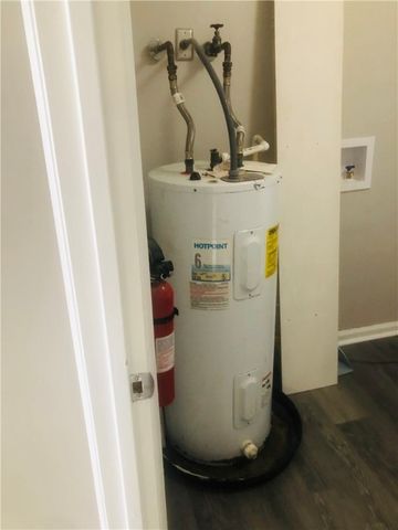 900 Lanier Blvd 6, Brunswick, GA 31520