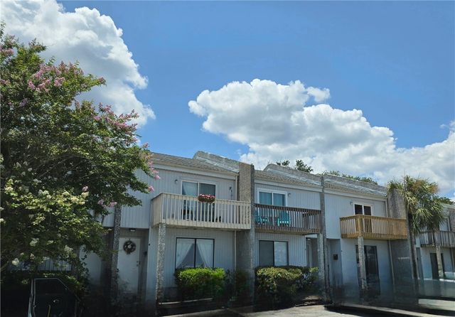 900 Lanier Blvd 6, Brunswick, GA 31520