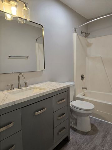 900 Lanier Blvd 6, Brunswick, GA 31520