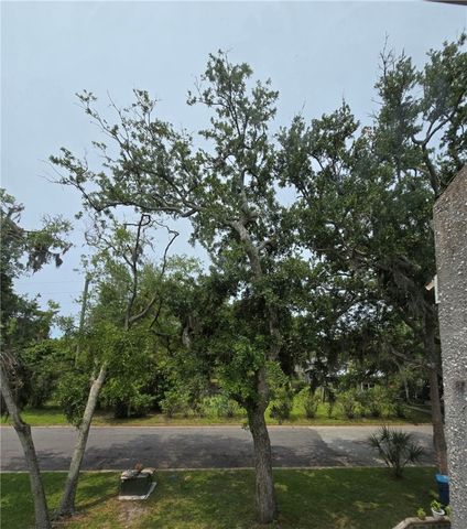 900 Lanier Blvd 6, Brunswick, GA 31520