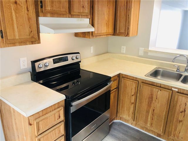 900 Lanier Blvd 6, Brunswick, GA 31520