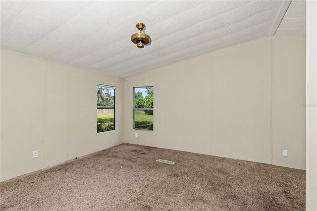 18007 SE 90TH STREET, Ocklawaha, FL 32179