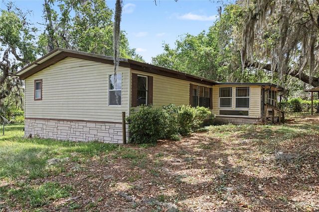 18007 SE 90TH STREET, Ocklawaha, FL 32179