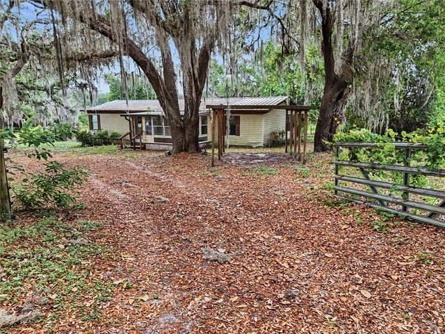 18007 SE 90TH STREET, Ocklawaha, FL 32179