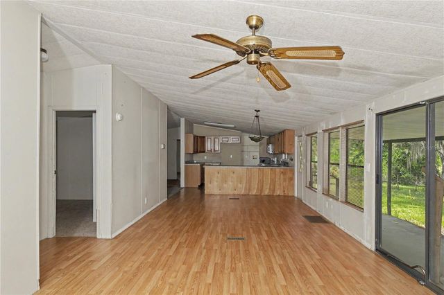 18007 SE 90TH STREET, Ocklawaha, FL 32179