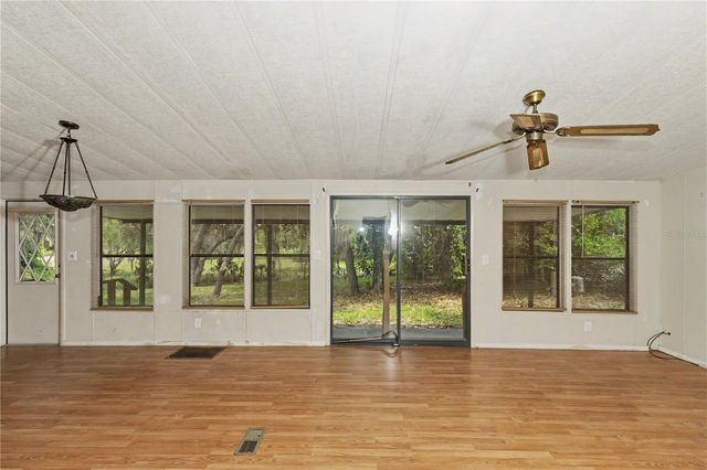 18007 SE 90TH STREET, Ocklawaha, FL 32179