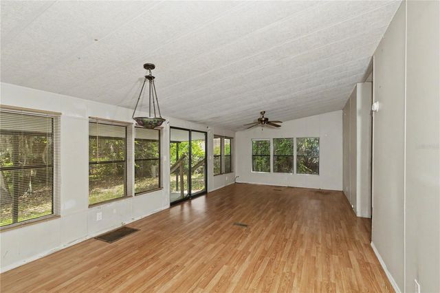 18007 SE 90TH STREET, Ocklawaha, FL 32179