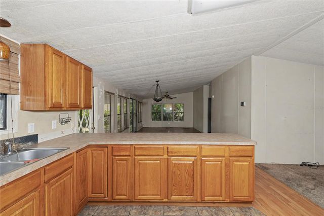 18007 SE 90TH STREET, Ocklawaha, FL 32179