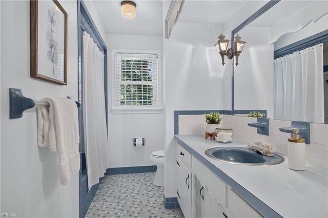 916 Five Forks RD, Virginia Beach, VA 23455