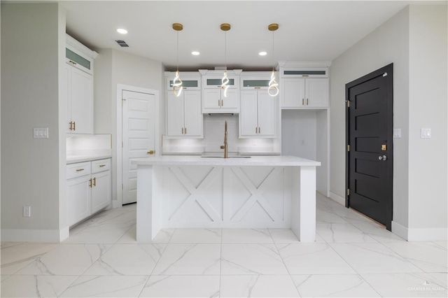 1216 E Evergreen Avenue, San Juan, TX 78589