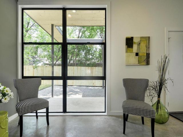 2103 E 14th ST B, Austin, TX 78702