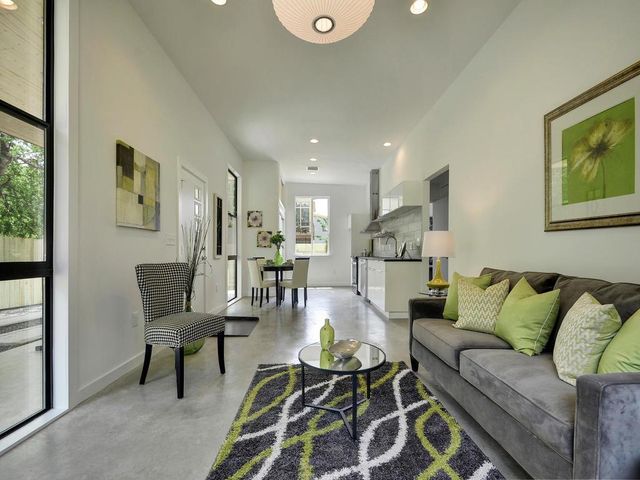 2103 E 14th ST B, Austin, TX 78702