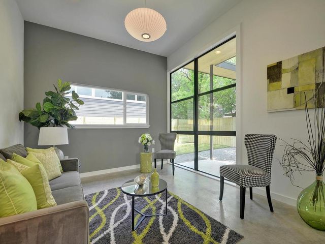 2103 E 14th ST B, Austin, TX 78702