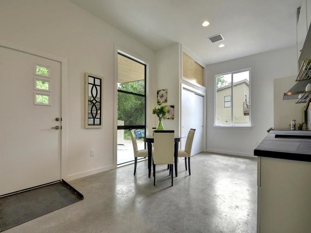 2103 E 14th ST B, Austin, TX 78702