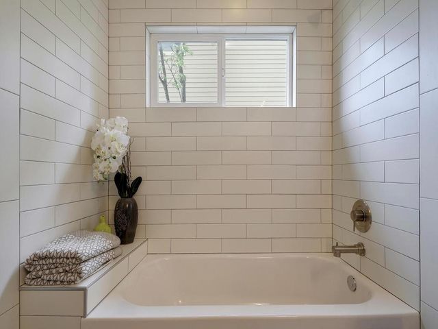 2103 E 14th ST B, Austin, TX 78702