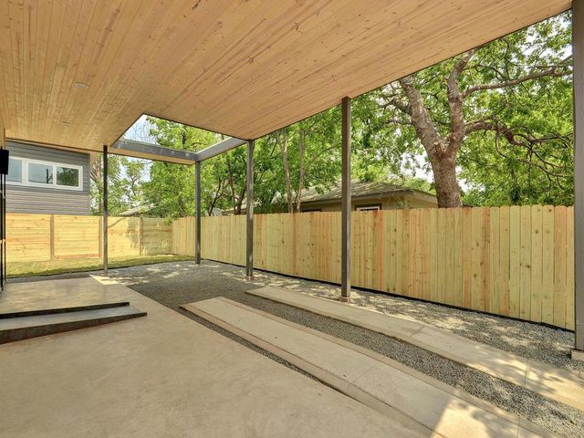 2103 E 14th ST B, Austin, TX 78702