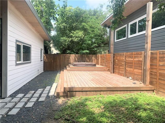2103 E 14th ST B, Austin, TX 78702