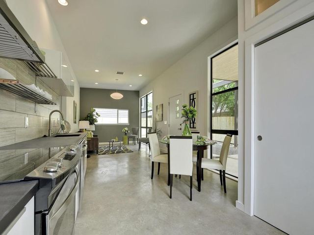 2103 E 14th ST B, Austin, TX 78702