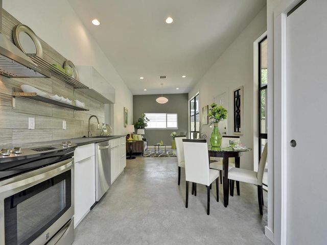 2103 E 14th ST B, Austin, TX 78702