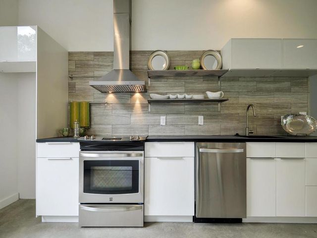 2103 E 14th ST B, Austin, TX 78702
