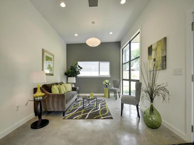 2103 E 14th ST B, Austin, TX 78702