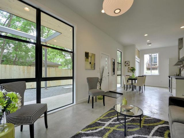 2103 E 14th ST B, Austin, TX 78702