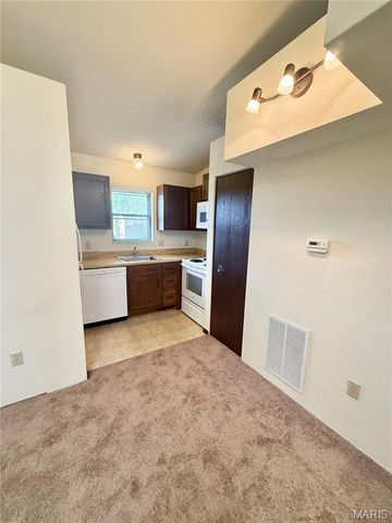 141 ASHLEY Drive, Fairview Heights, IL 62208