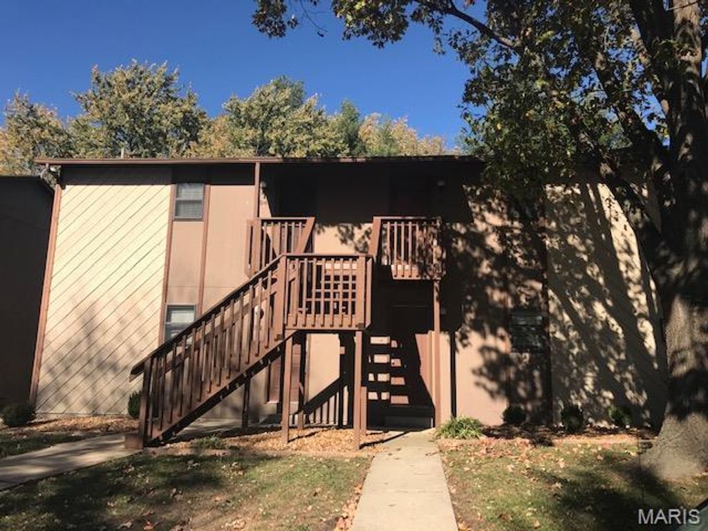 141 ASHLEY Drive, Fairview Heights, IL 62208