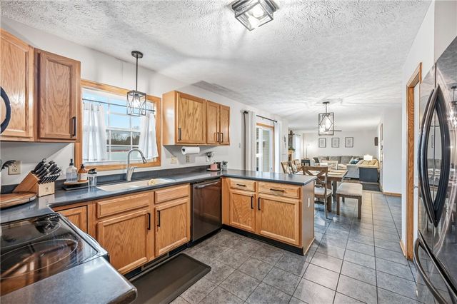 3173 SARANAC DR, South Pymatuning Twp, PA 16150