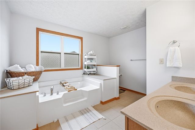 3173 SARANAC DR, South Pymatuning Twp, PA 16150