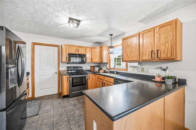 3173 SARANAC DR, South Pymatuning Twp, PA 16150