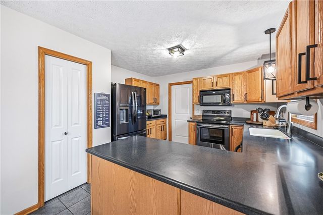 3173 SARANAC DR, South Pymatuning Twp, PA 16150