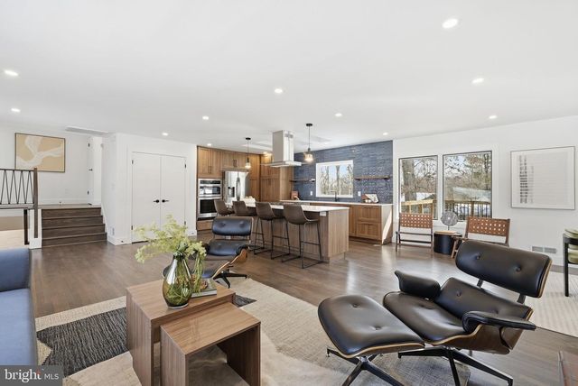 3415 BARGER DR, Falls Church, VA 22044