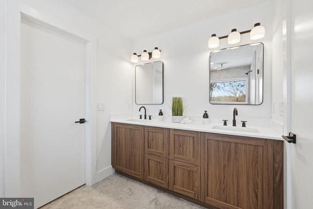 3415 BARGER DR, Falls Church, VA 22044