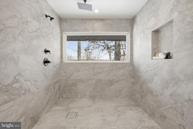 3415 BARGER DR, Falls Church, VA 22044