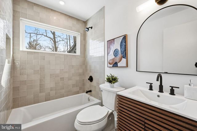 3415 BARGER DR, Falls Church, VA 22044