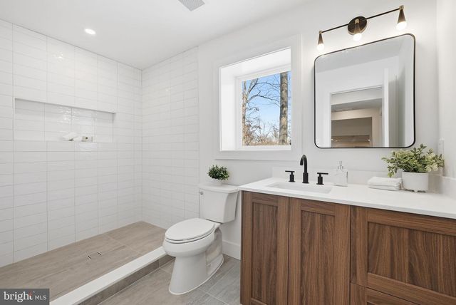 3415 BARGER DR, Falls Church, VA 22044