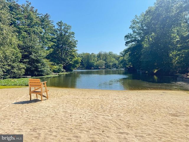 3415 BARGER DR, Falls Church, VA 22044