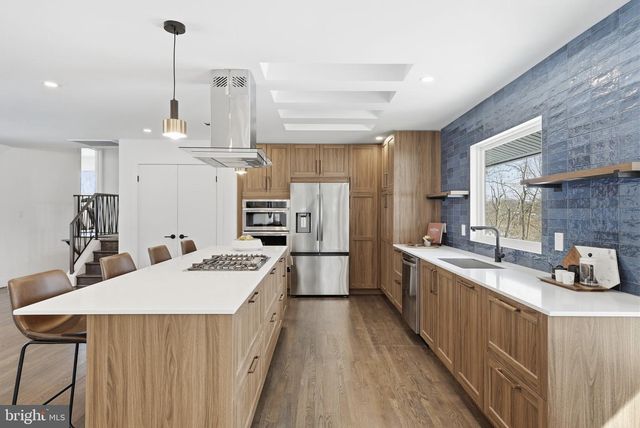 3415 BARGER DR, Falls Church, VA 22044