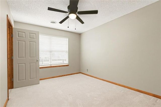 600 SE Saratoga Drive, Blue Springs, MO 64014