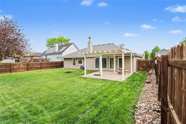600 SE Saratoga Drive, Blue Springs, MO 64014