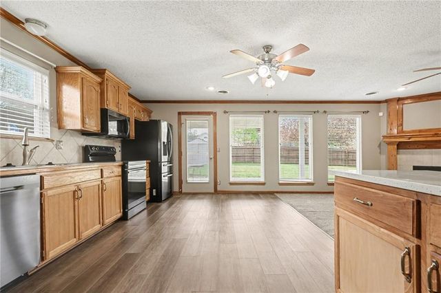 600 SE Saratoga Drive, Blue Springs, MO 64014