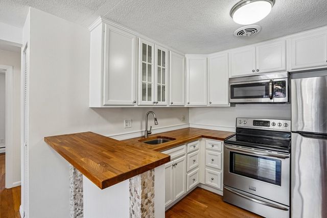 145 Warren St. 7, Watertown, MA 02472